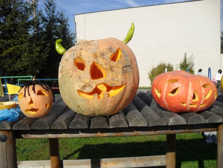 ...bu, bu, bu a idem strašiť...